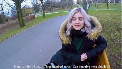 Ақша үшін бейтаныс адамның ыстық спермасын жұтады - парктегі минет Ева Элфи